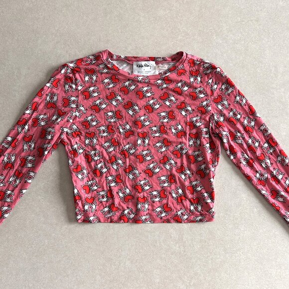 Alice + Olivia X Keith Haring Delaina Holding Heart Crop Top - Picture 5 of 10